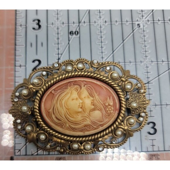 Hidden Hearts Faux Cameo Brooch Imitation Pearls Rhinestones Large Oval Frame - Picture 3 of 7